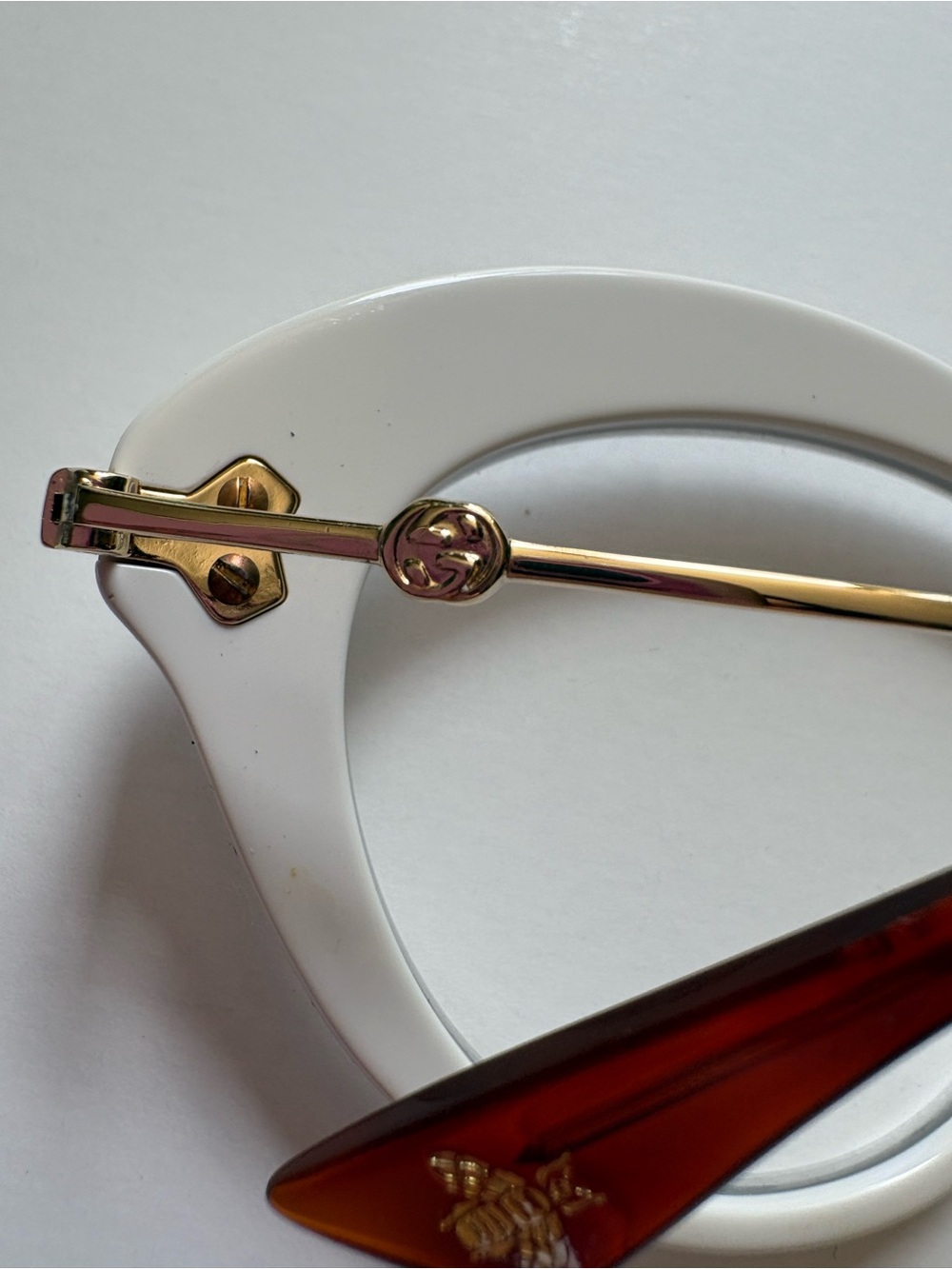 Gucci Glasses - Picture 2 of 16